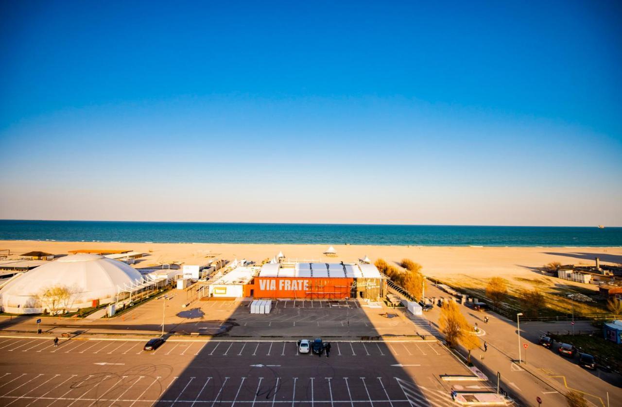 Summerland Luxury Velvet FRONT SEA VIEW Leilighet Mamaia Eksteriør bilde